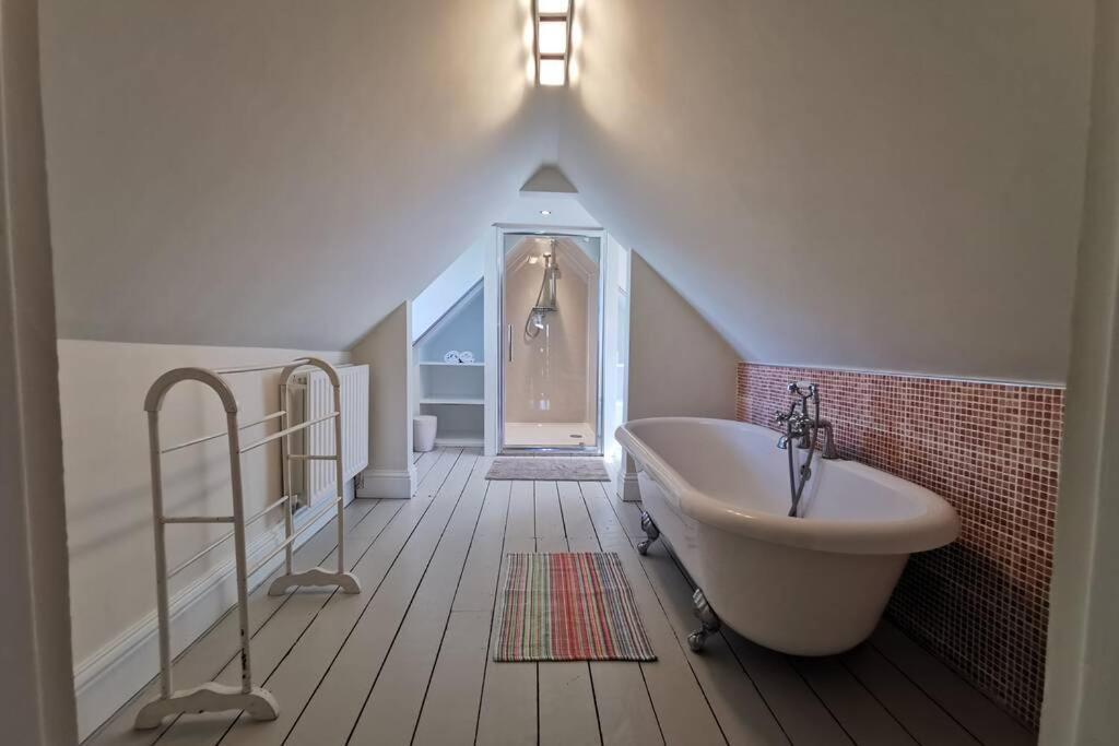 Cosy, Coastal Retreat With A Large Garden Villa Monreith Eksteriør billede
